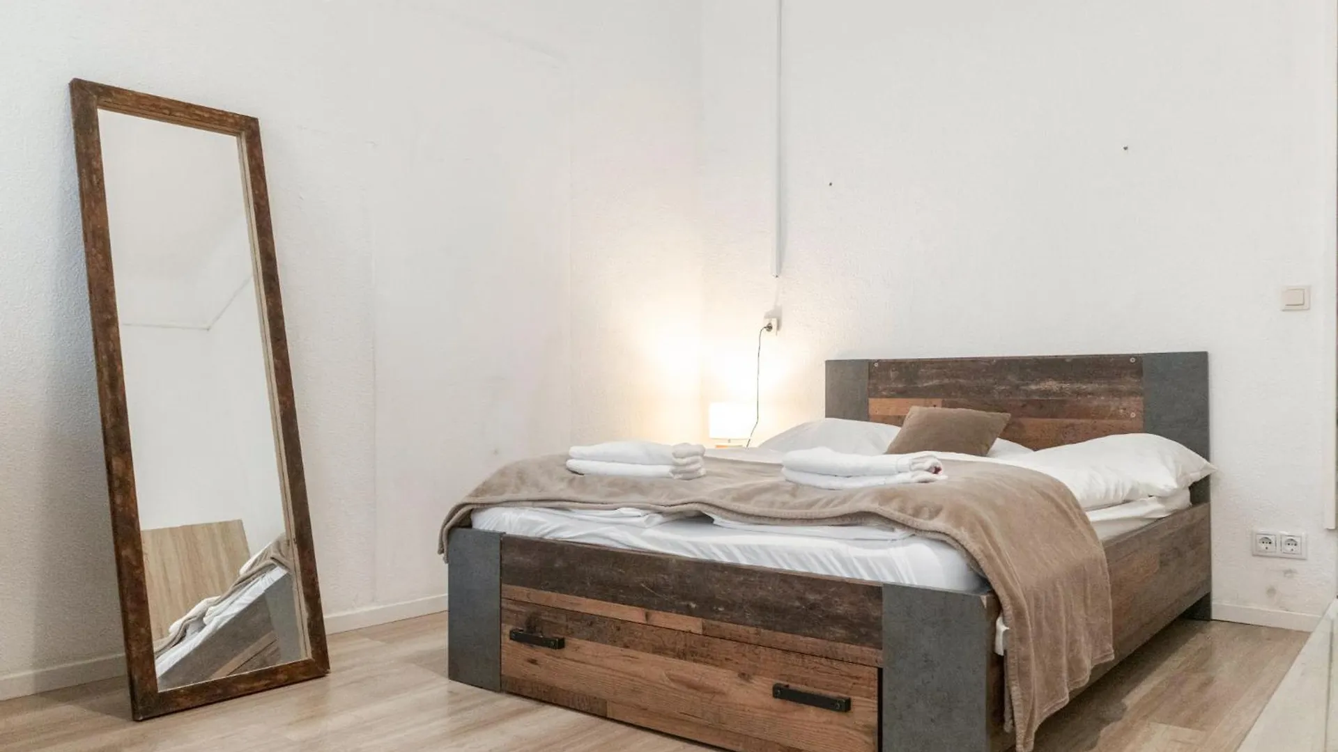 Spacious 1Br Apt, Wifi & Tv, With A Great Location Vienna